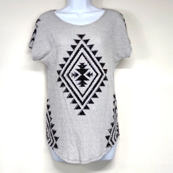 Women's Small Coral sparkly Tribal print gray & Black blouse - Picture 1 of 10
